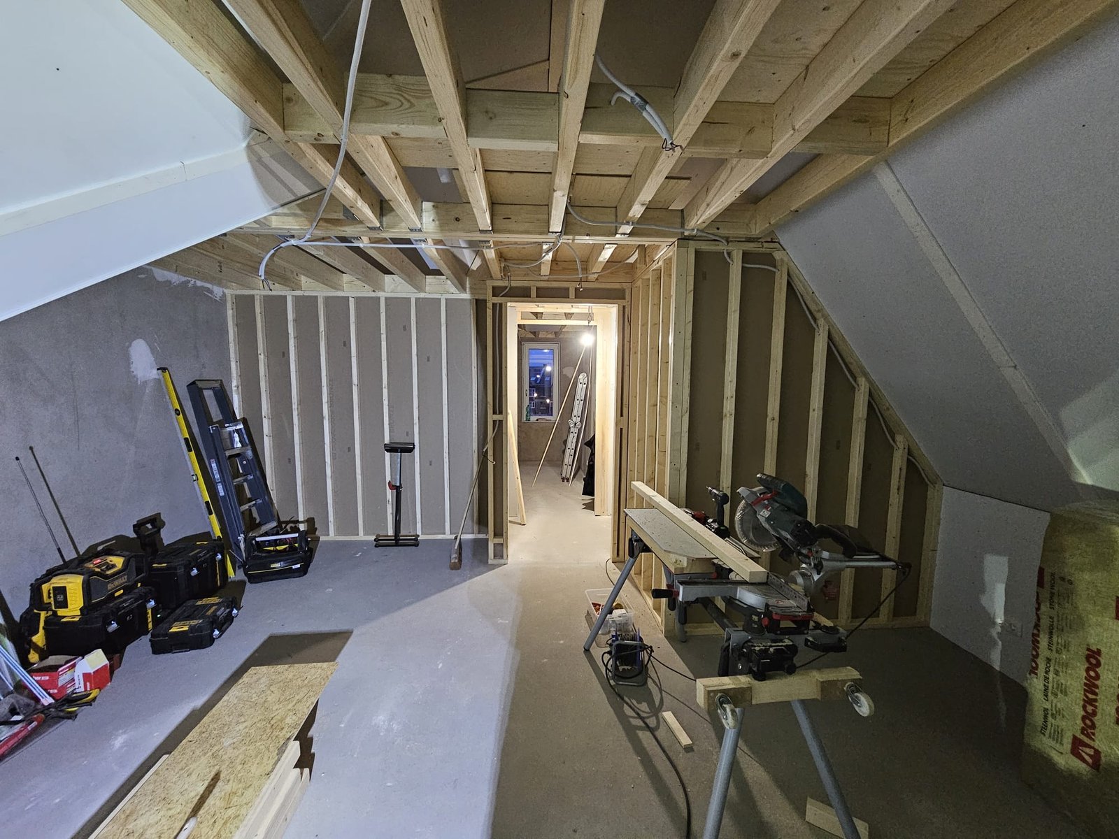 Maatwerk interieurbouw en dragende houten constructies voor utiliteitsbouw