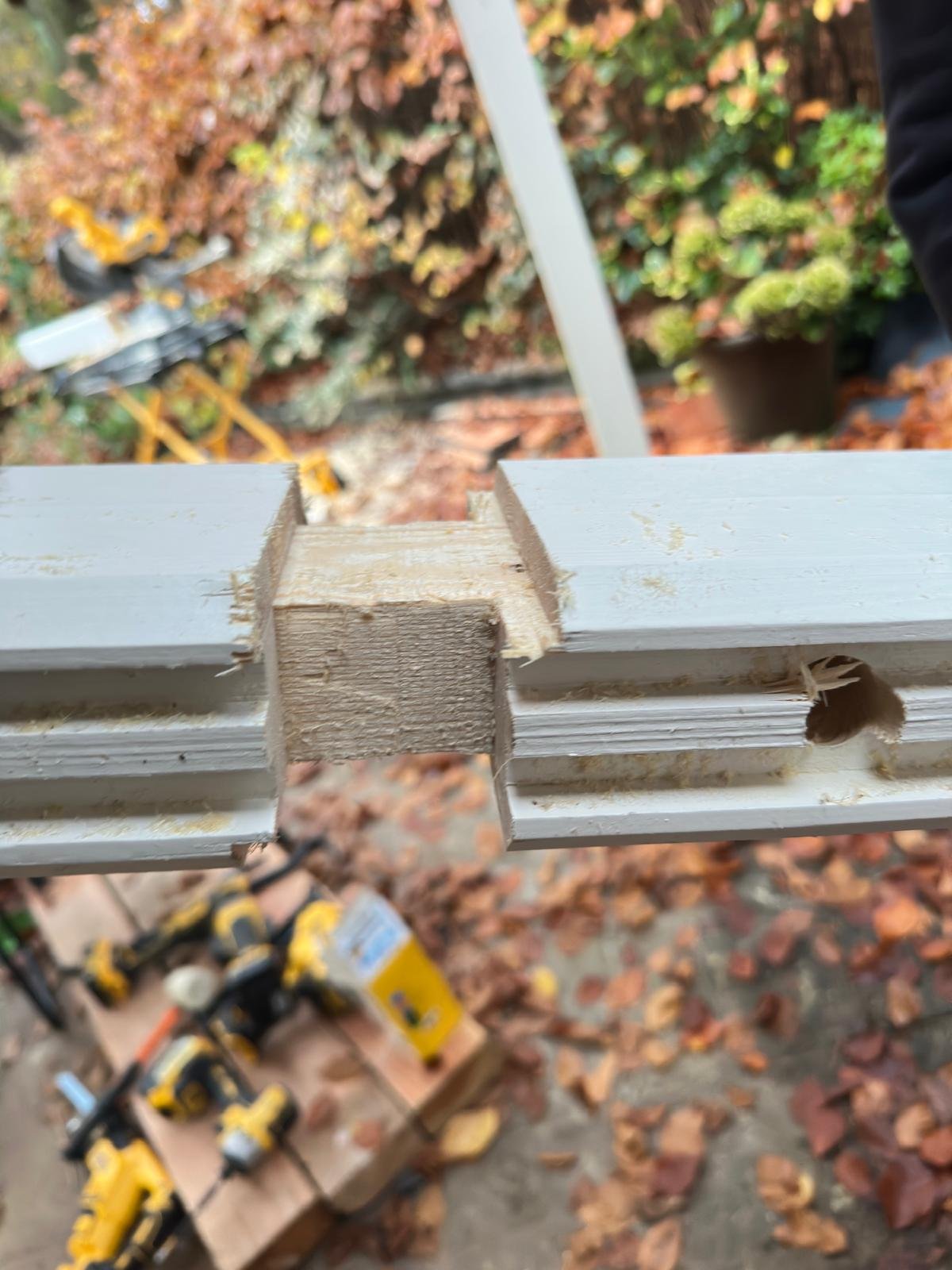 Maatwerk renovatie en montage van houten kozijnen en paneeldeuren